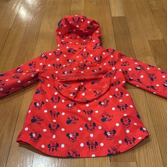 Disney Minnnie Mouse red packable rain jacket and attached carry bag size 4 . - Picture 5 of 10